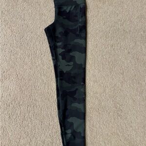Old Navy Camouflage Leggings - Black and Green